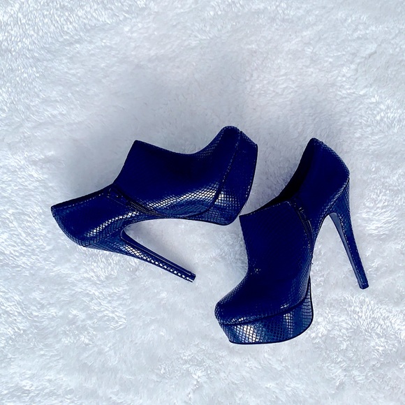 Aldo Black High Heeled Snake Skinned Ankle Boot - Picture 3 of 7